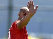 Zinho comunica saída de Adriano do Flamengo:'Fizemos de tudo'