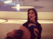 Ivete Sangalo leva tombo durante gravação de programa no SBT
