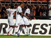 São Paulo marca golaços e está na semi da Sul-Americana