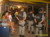 Militares durante a abordagem