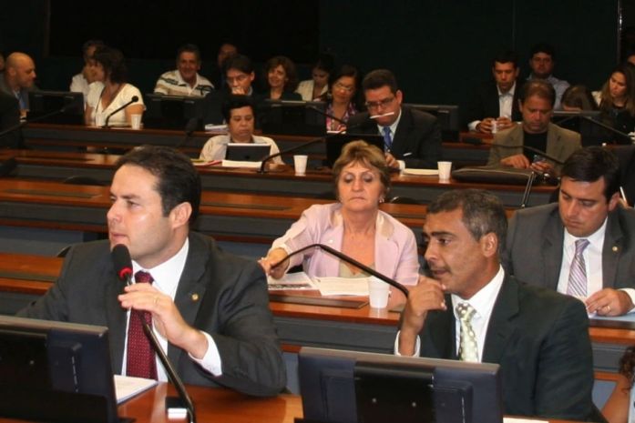 Renan foi relator do projeto apresentado pelo deputado Ratinho Júnior