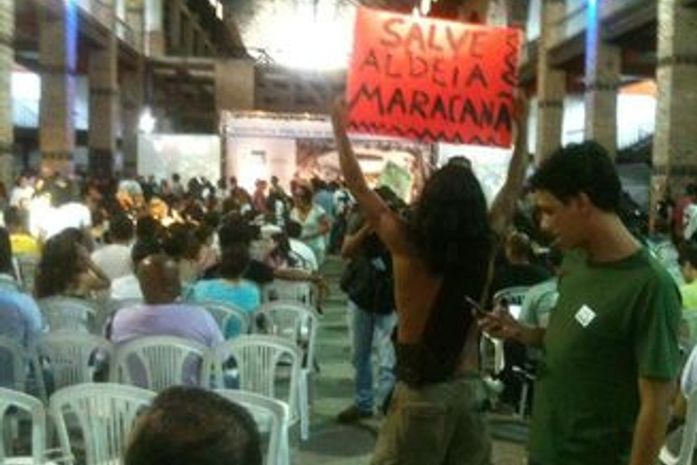 Audiência do Maracanã é alvo de boicote, ovos e até fezes