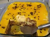 Pavê de maracujá com chocolate amargo e chocolate branco