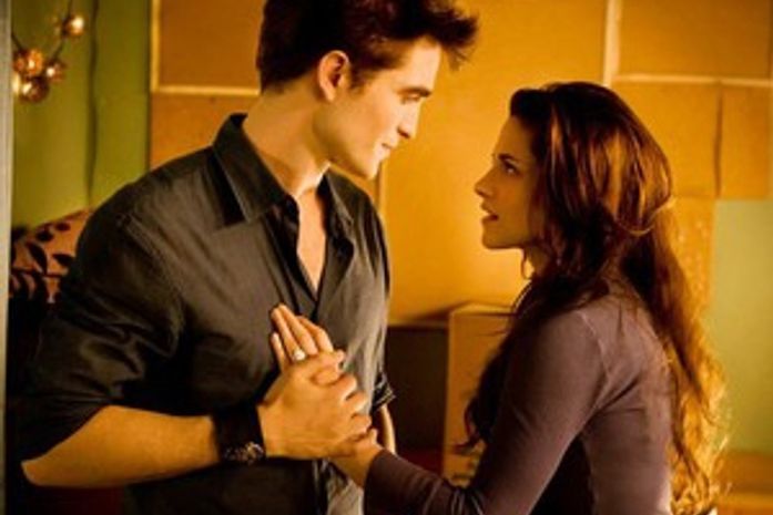 Sequência de 'Crepúsculo' escrita por fãs será lançada em dois livros