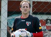 Rogério Ceni renova com o São Paulo até o final de 2013