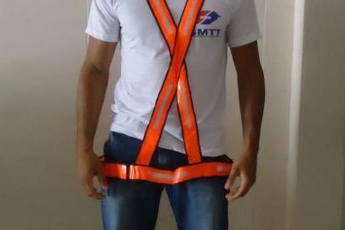 Agentes usam camisa que receberam durante treinamento