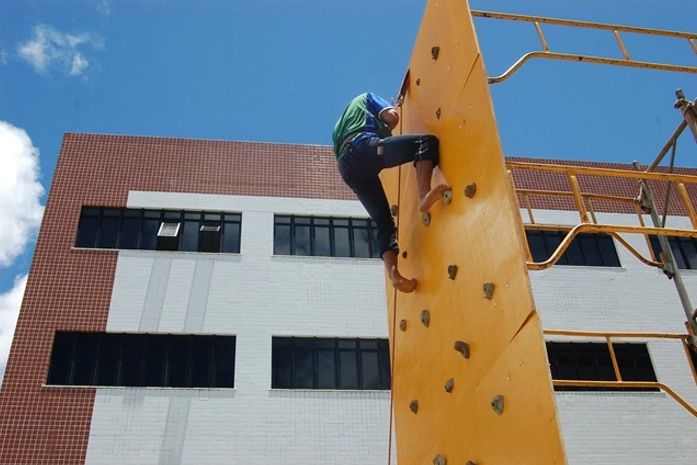 Esportes Radicais movimentam estudantes na Feira do Vestibular