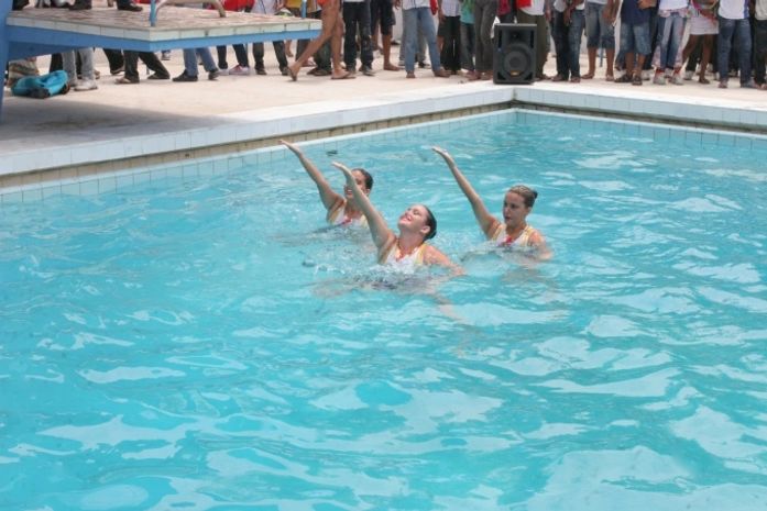 Alunas da rede estadual conquistam título de nado sincronizado em São Paulo