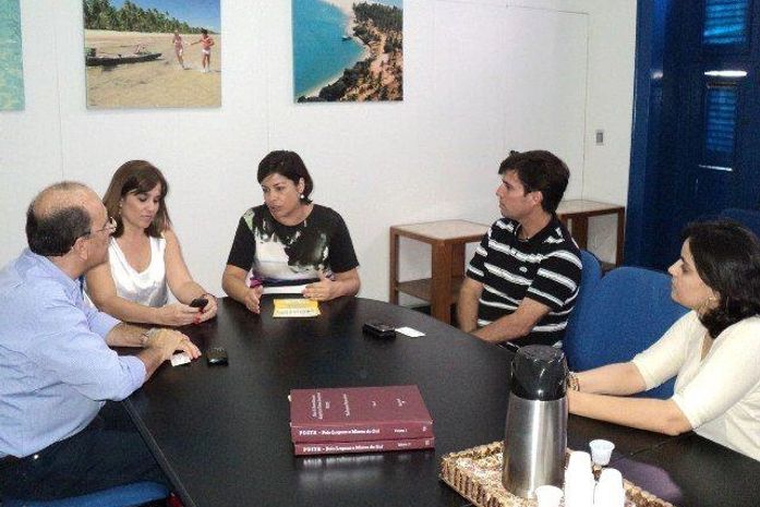 Secretária Danielle Novis,prefeito Marcius Beltrão,o vice Ronaldo lopes e tecnicos da Setur-Al