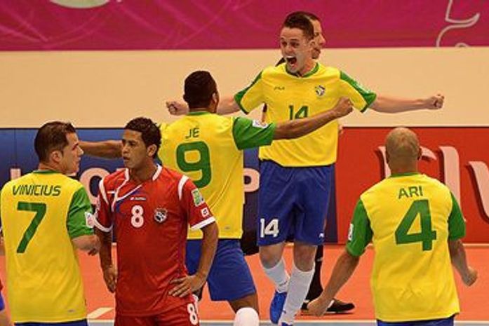 Brasil faz 16 a 0 no Panamá e vai às quartas do Mundial de futsal