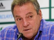 Elenco festeja Abel e reforça pedido de permanência do treinador