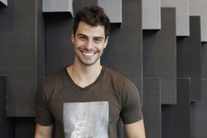 'Ridículo toda hora colocar uma faixa e se achar Miss', diz Lucas Malvacini