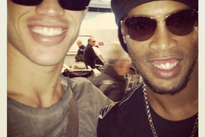 José Loreto tieta Ronaldinho Gaúcho: 'Maior craque que já vi jogar'