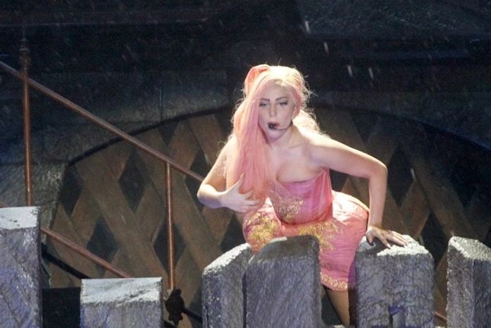 Lady Gaga driblou seguranças para curtir noite paulistana