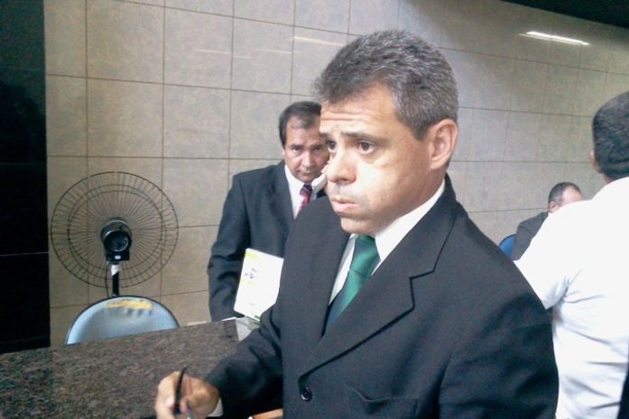 Welton Roberto vai à PF e pede investigação