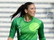 Hope Solo sofre suposta agressão de noivo, vai a tribunal e depois se casa