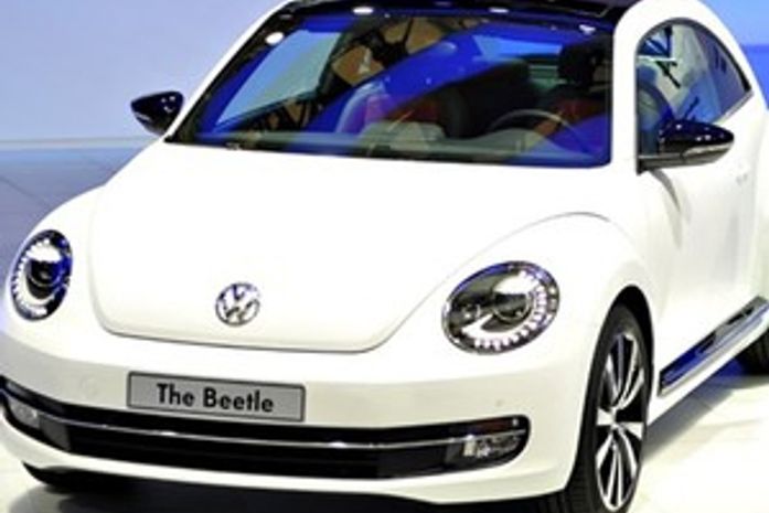 Vendas de carros na Europa caem menos em outubro