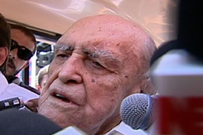 Oscar Niemeyer tem hemorragia digestiva controlada por médicos