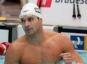 Nicholas Santos é campeão dos 50m borboleta no Mundial de Piscina Curta
