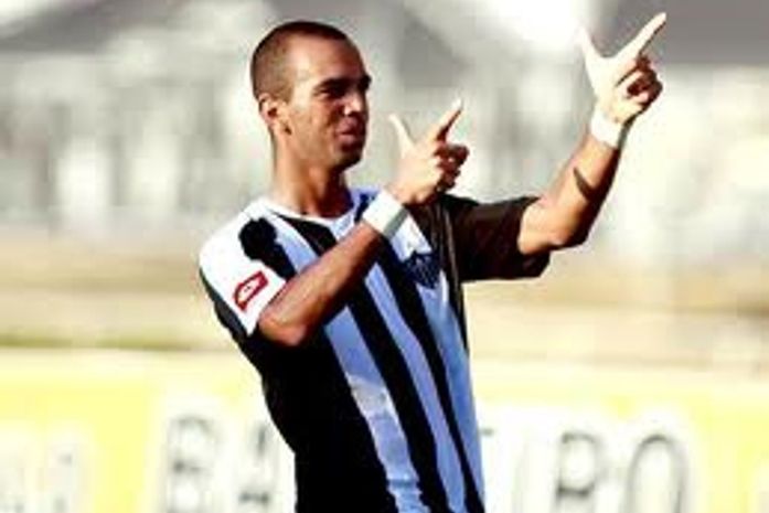 Atlético-MG pode anunciar contratações de Robinho e Tardelli