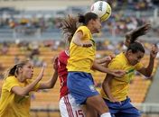 Seleção feminina vence a Dinamarca e avança à decisão de torneio