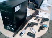 Dois menores são apreendidos com armas e objetos roubados