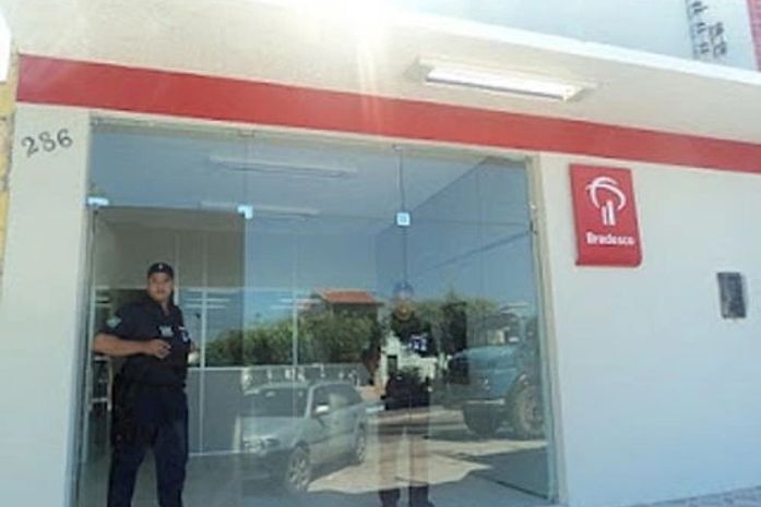 Agência do Banco Bradesco é novamente assaltada em Canapi