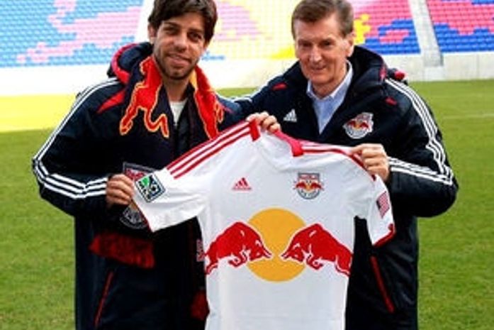 Mais um que deixa o Vasco: Juninho é anunciado pelo New York Red Bulls