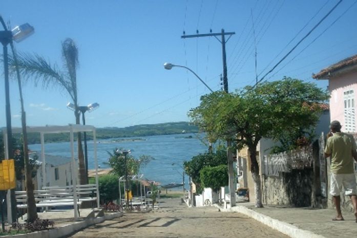 Pai espanca e tenta matar filho estrangulado em Traipu