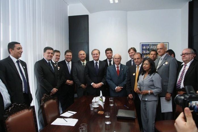 Recentemente, Renan recebeu taxistas de todo o País que apoiam o projeto de sua iniciativa