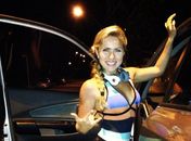 Ex-BBB Renatinha malha e exibe curvas com macacão decotado