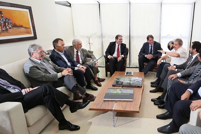 Teotonio solidário ao Lula com os governadores