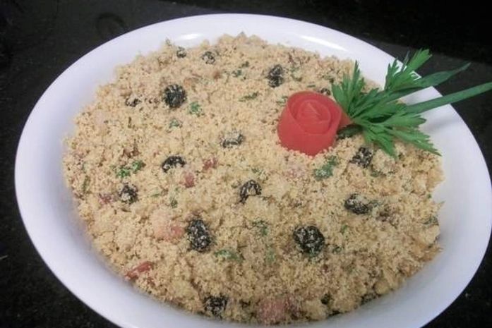 Farofa de Festa: Acompanhamento para carnes e aves