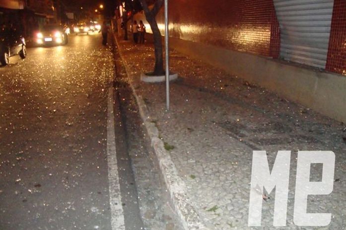 Estilhaços de vidros próximo a embtratel e assembléia de Deus