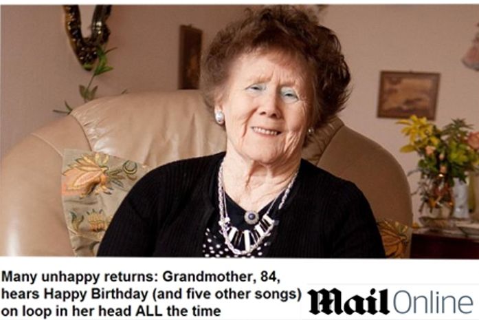 Vovó ouve “Parabéns a você” o tempo todo sem parar