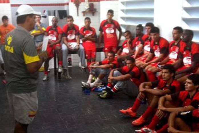 Moacir Júnior comandou primeiro treino no Corinthians Alagoano‏