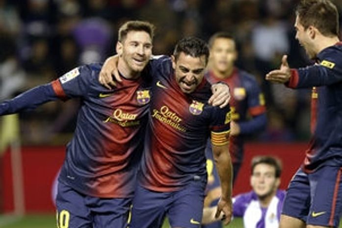 Messi fecha 2012 com 91 gols, o último com muito estilo na vitória do Barça