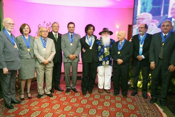 Governador decreta luto oficial pela morte de Lêdo Ivo