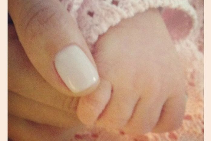 Ticiane Pinheiro paparica afilhada, filha de Rodrigo Faro, no Instagram