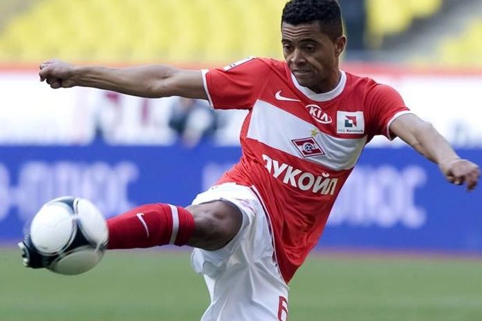 Por vaga na Seleção, volante sonharia com retorno ao Grêmio