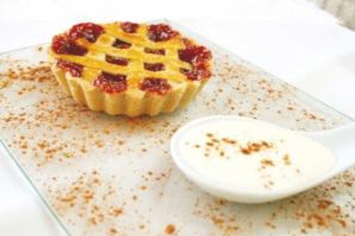 Tortinha deliciosa de Goiabada com calda de Queijo