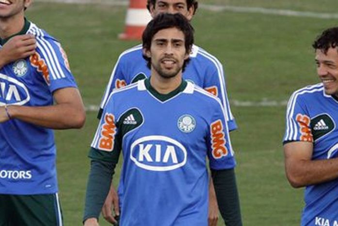 Alexis Sánchez veta Valdivia na seleção por caso extraconjugal