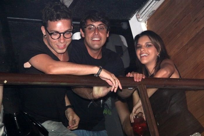 Mariana Rios e Di Ferrero curtem noite ao lado de Bruno De Luca