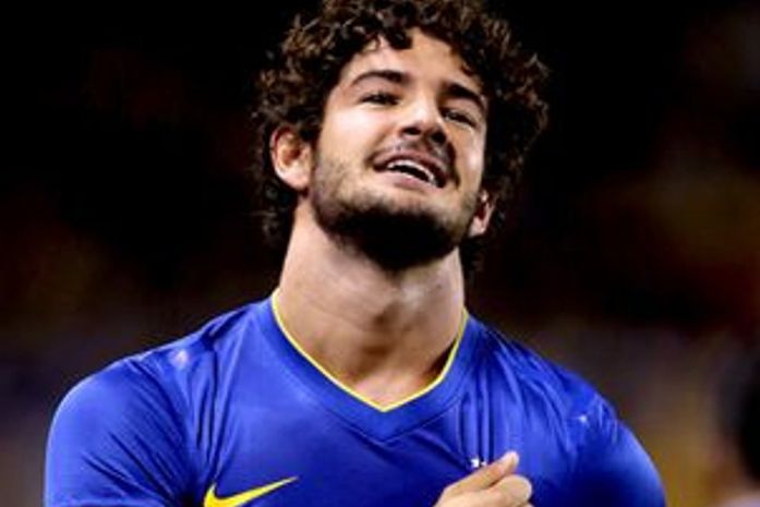 Com Pato e Gil, Timão gasta R$ 75 milhões por reforços em seis meses