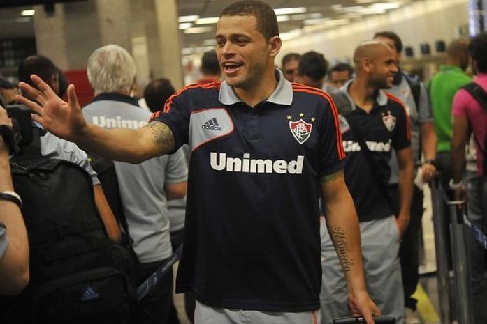 Edinho se envolve em acidente com motocicleta em Saquarema