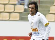 Treinador indica e ASA contrata atacante Léo Gamalho