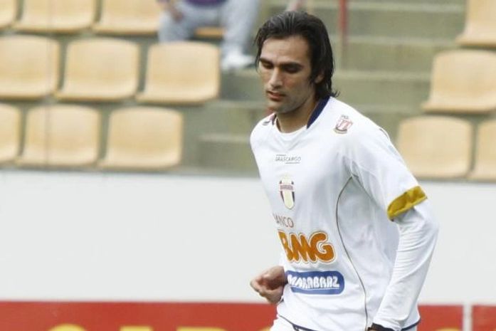 Treinador indica e ASA contrata atacante Léo Gamalho