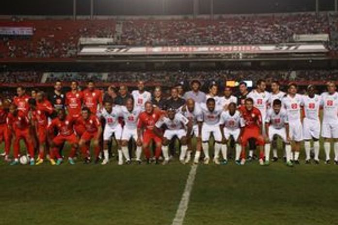 Zico e Lucas se despedem do Morumbi com empate