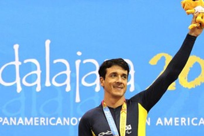 Ciclista paralímpico João Schwindt morre após acidente de moto