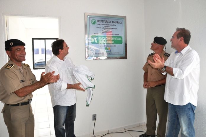 Base1 ? Renan, prefeito Luciano Barbosa e convidados inauguram base da PM no Brisa do Lago
Base2 ? Base da Polícia Militar vai atender a uma população de mais de duas mil famílias
Piauí-1 ? Nova avenida de Arapiraca foi inaugurada com a presença do senado